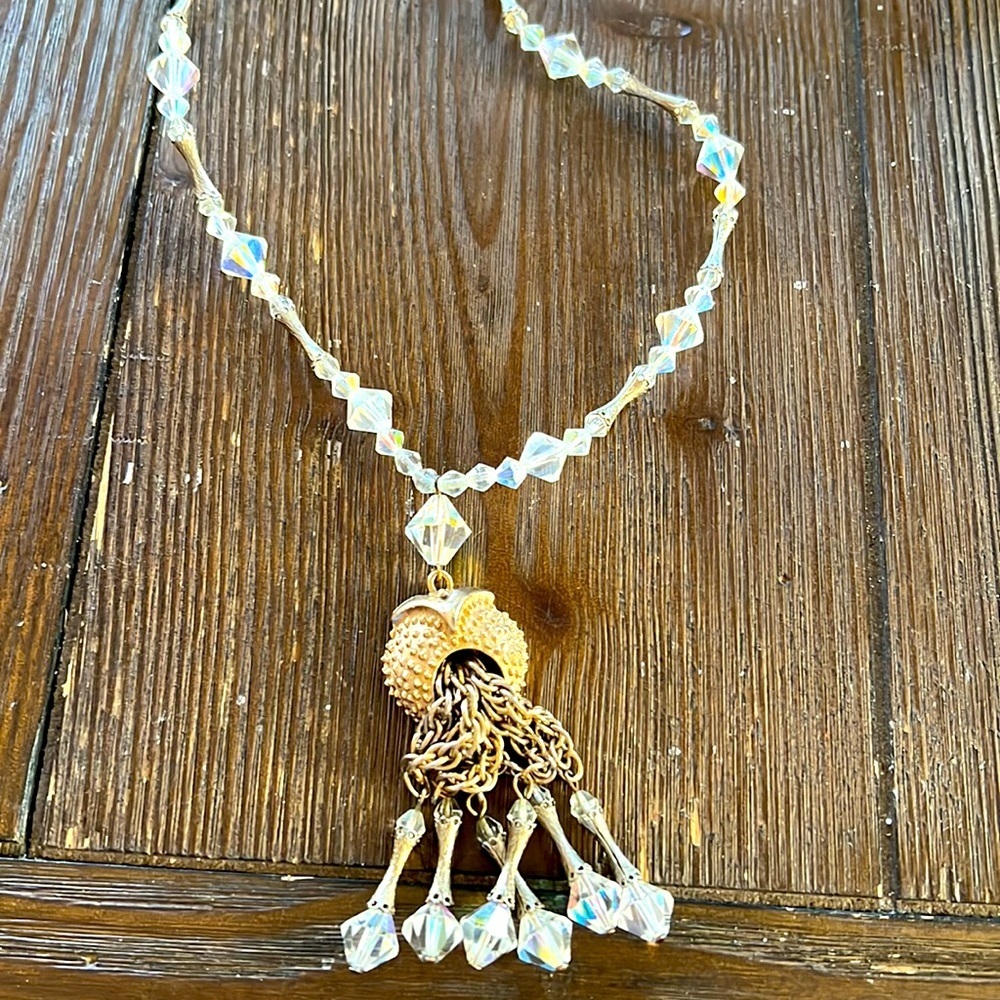 Gorgeous Vintage clear beaded necklace